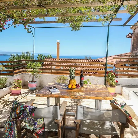Joannas Sea-View Stone House Apartment Katavolos Exterior photo